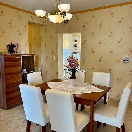 Hanna Luxury Vendeghaz Apartment *
