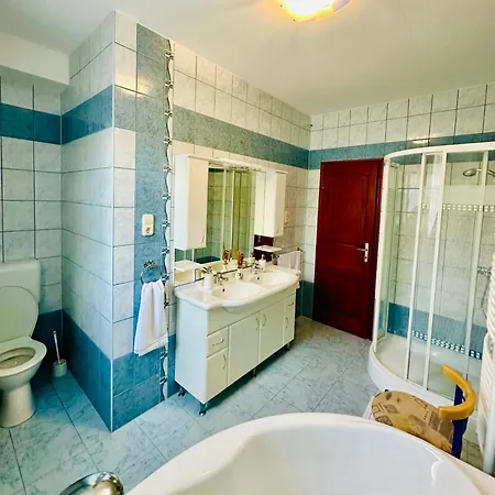 Hanna Luxury Vendeghaz